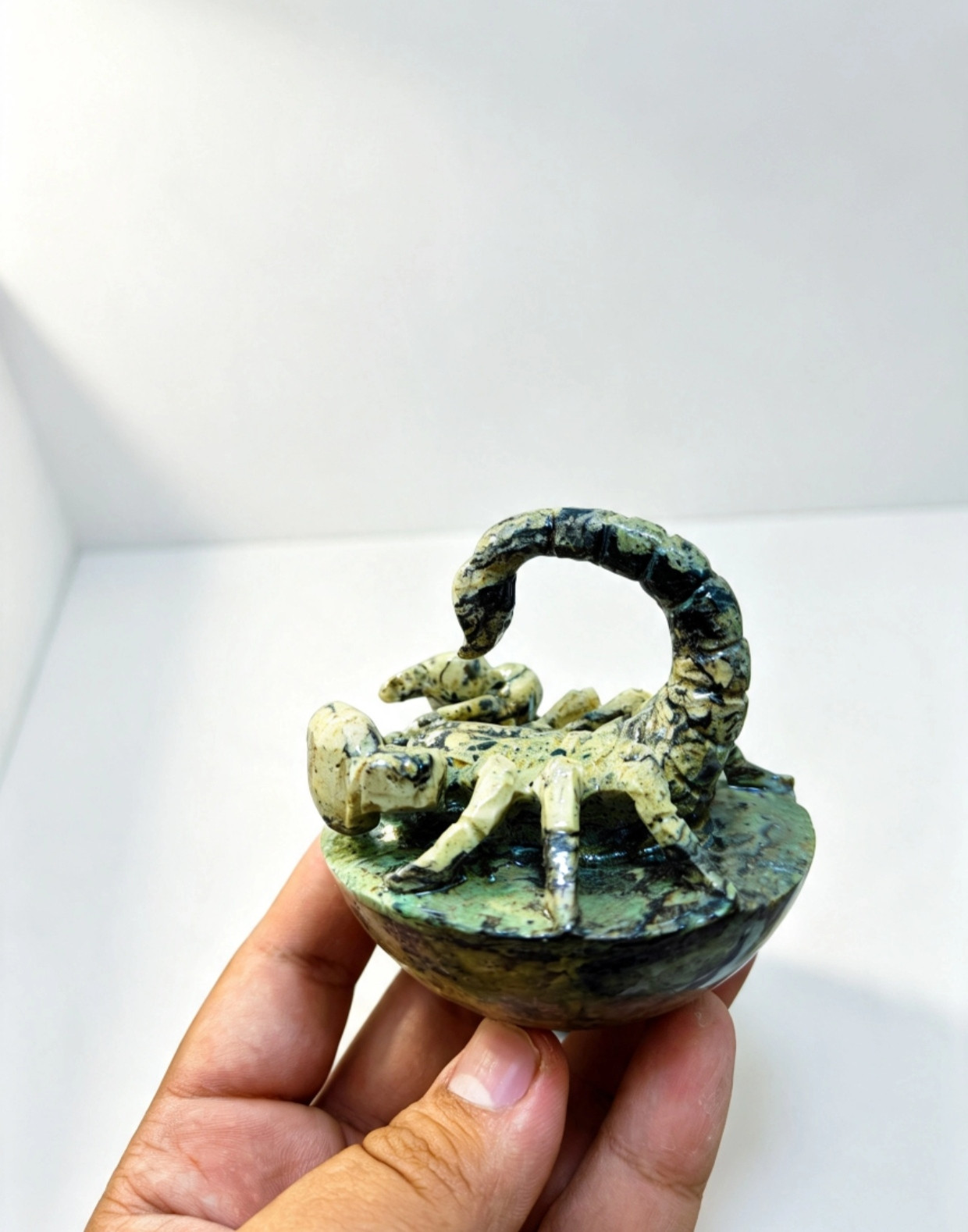 Ukiran kalajengking hand made