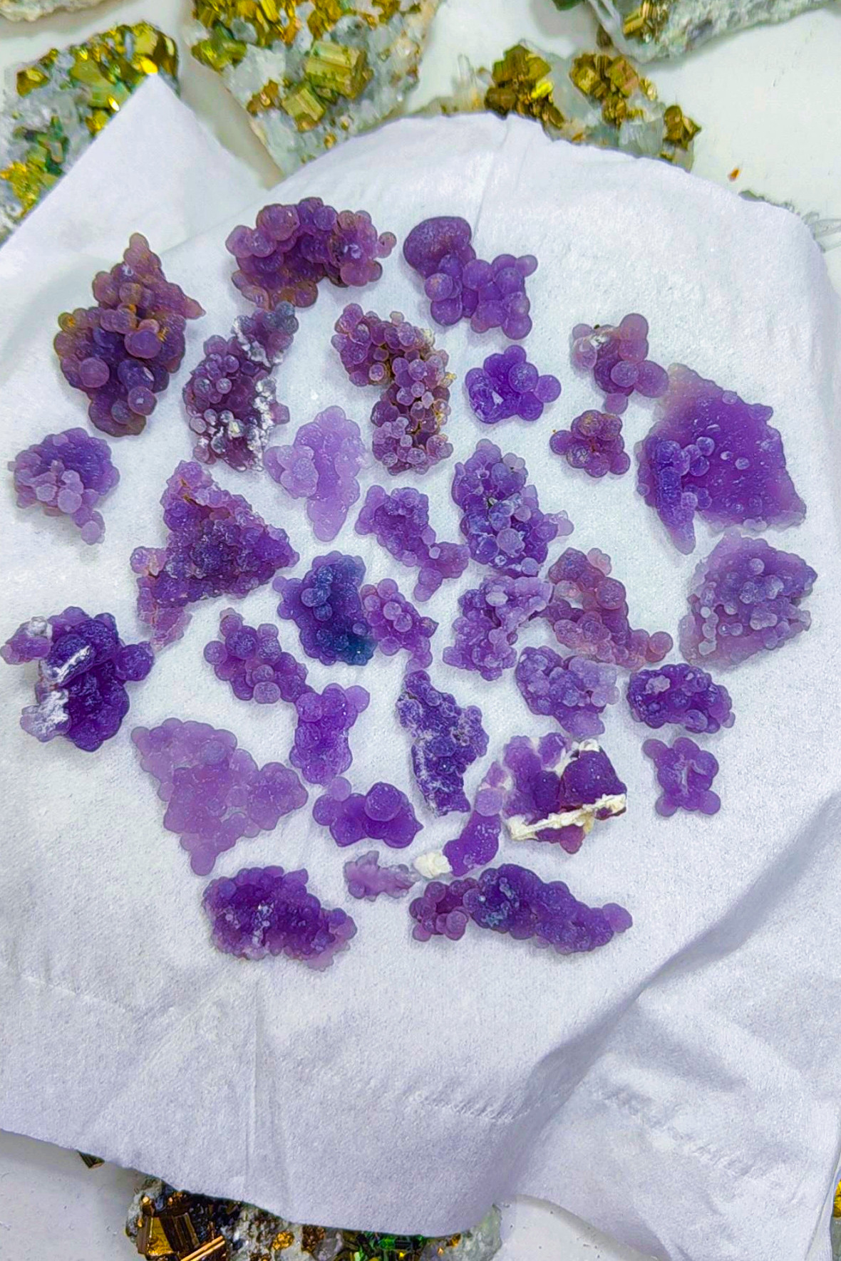 Mini grape agate specimen