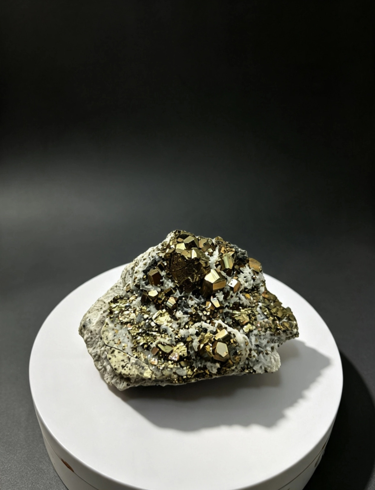 Pyrite rainbow crystal hq